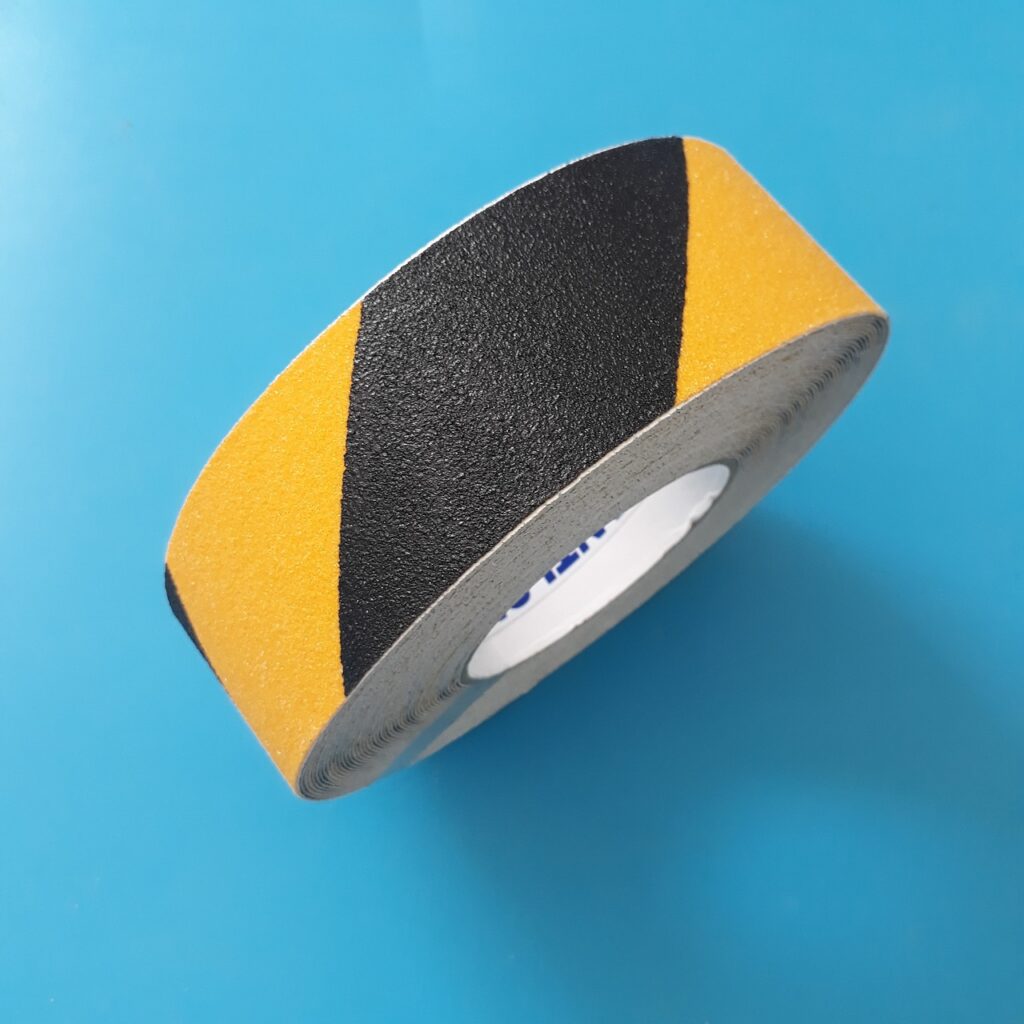 Băng keo cảnh báo màu sọc vàng đen, bản rộng 50mm x 18.3m  H34060050D HESKINS
