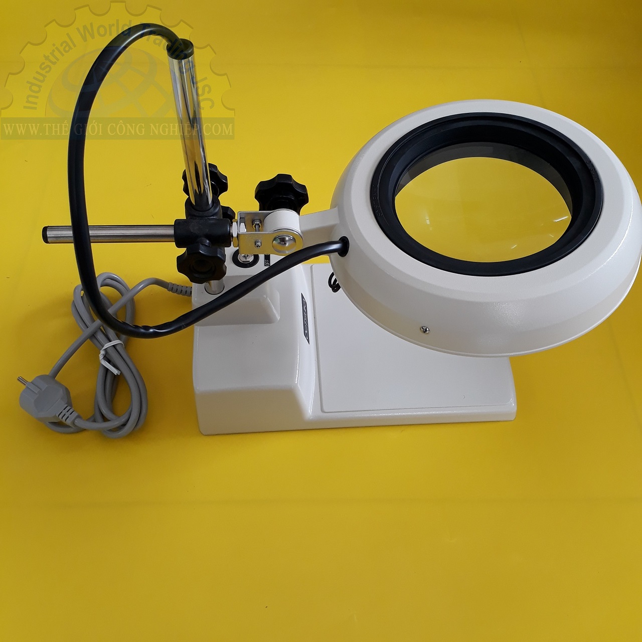 Kính lúp công nghiệp loại để bàn, thấu kính 10x, đi kèm bóng đèn huỳnh quang illuminated Light Scope SKK-B 10X OTSUKA Kính lúp công nghiệp loại để bàn, thấu kính 10x, đi kèm bóng đèn huỳnh quang illuminated Light Scope SKK-B 10X OTSUKA