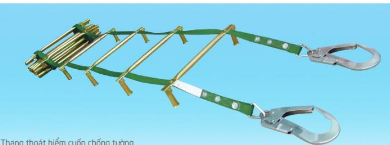 Thang thoát hiểm cuốn chống tường độ, dày ống 1.2mm, khoảng cách giữa các bậc 33cm  TH.58 BaoBinhSafety